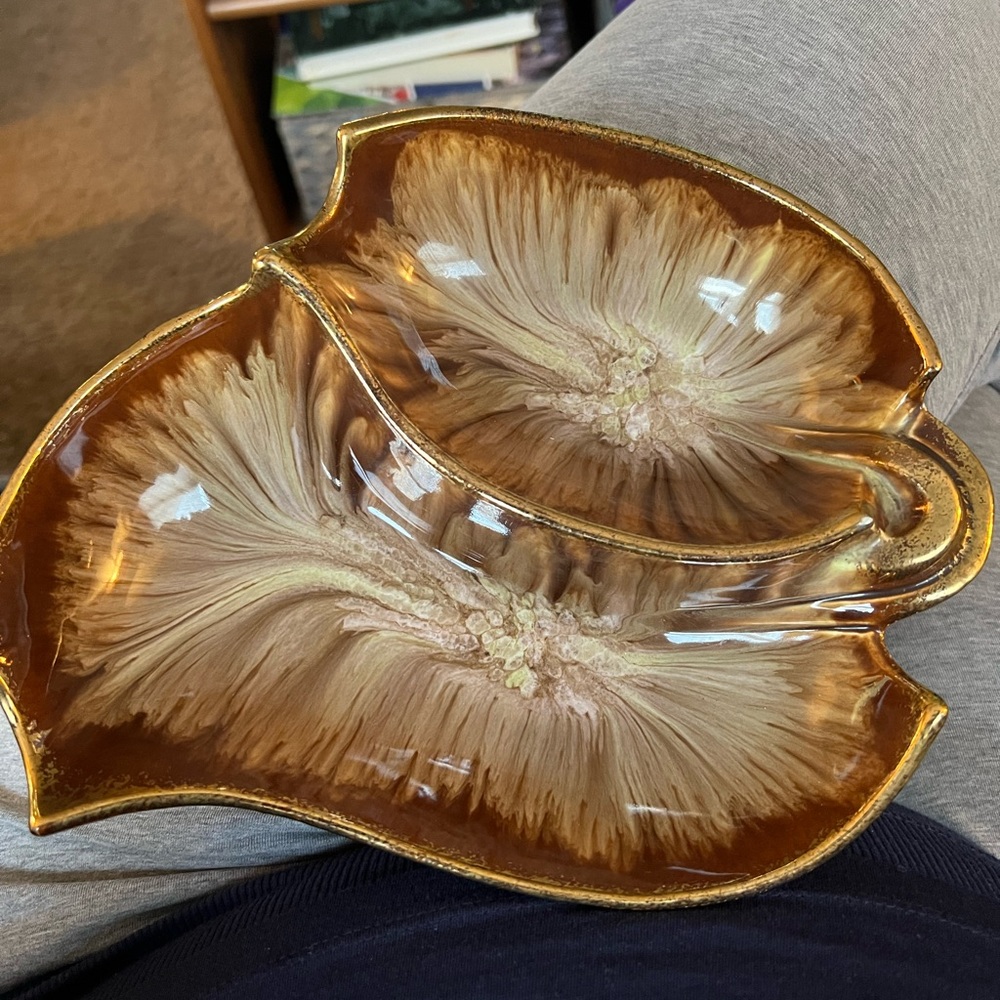 Vtg Calif Original 2719 USA Leaf Snack/Nut/Candy Bowl In Brown/Gold Drip Glaze